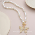 Popular Women Large Butterfly Necklace Alloy Imitation Pearl Necklace Wholesale